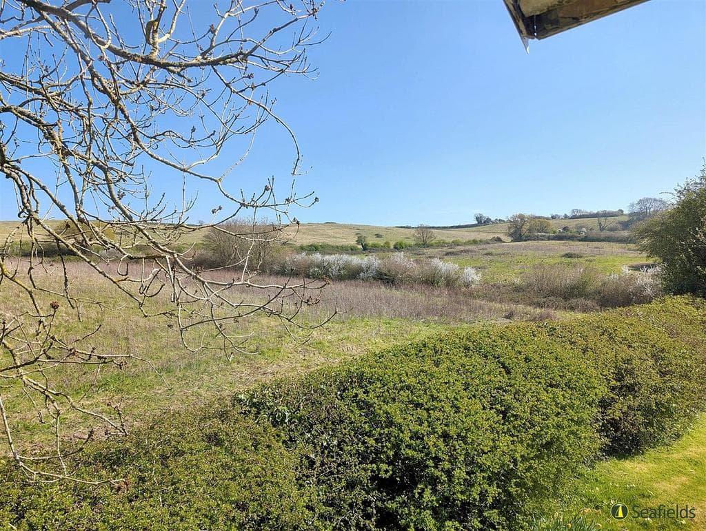 Rowlands Lane, Havenstreet, PO33 4DF - Image 3