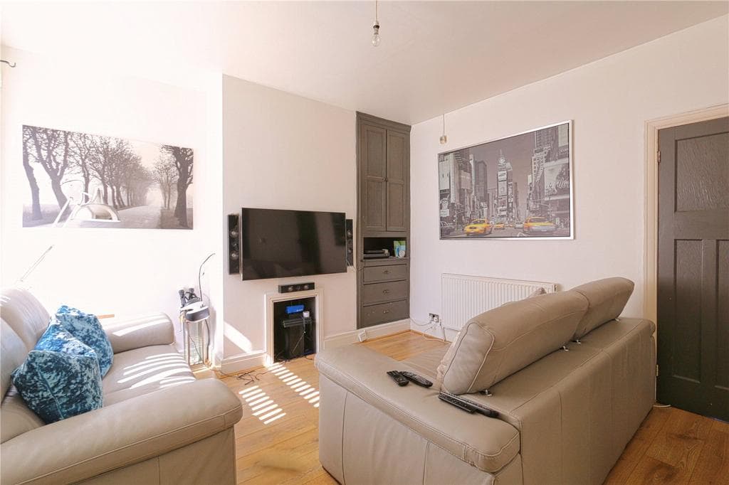 Bowness Avenue, Greater Manchester SK4 - Image 2