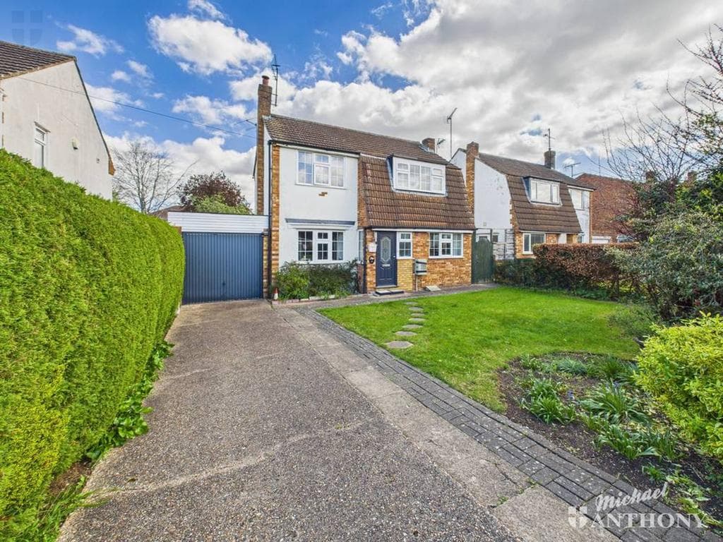 Turnfurlong Lane, Aylesbury, Buckinghamshire - Image 1