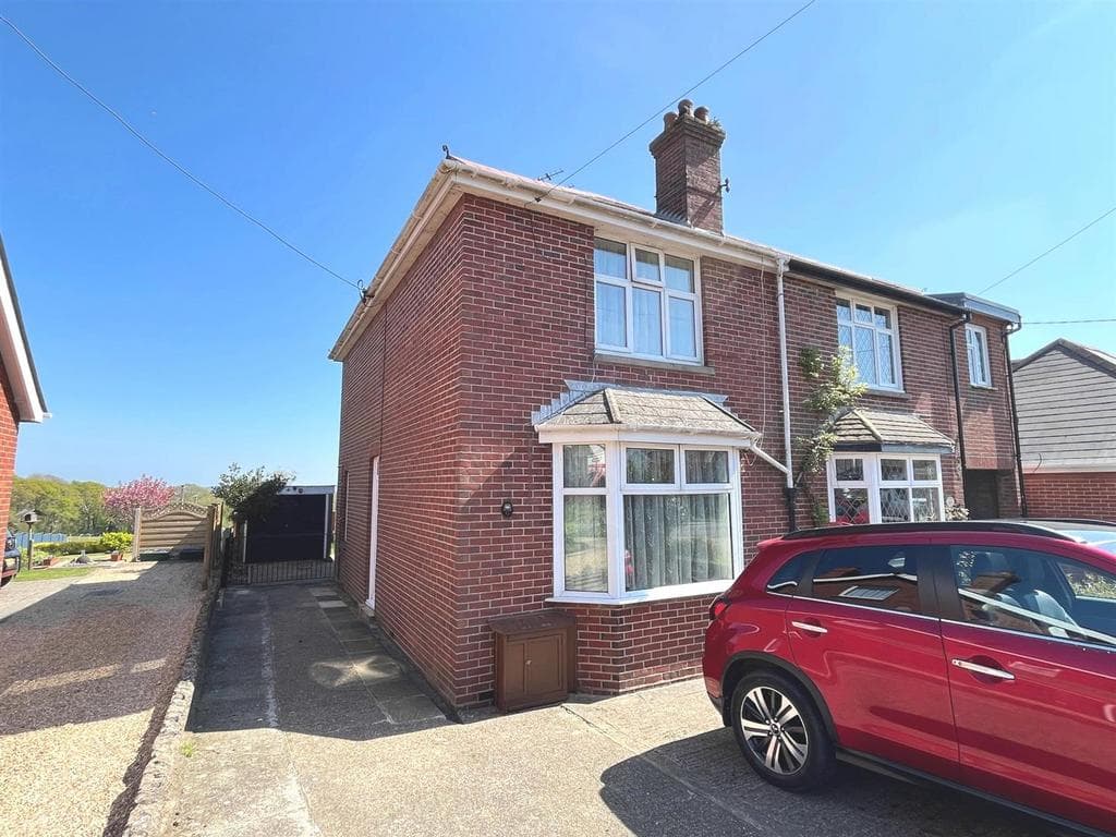 Cowes Road, Newport - Image 1