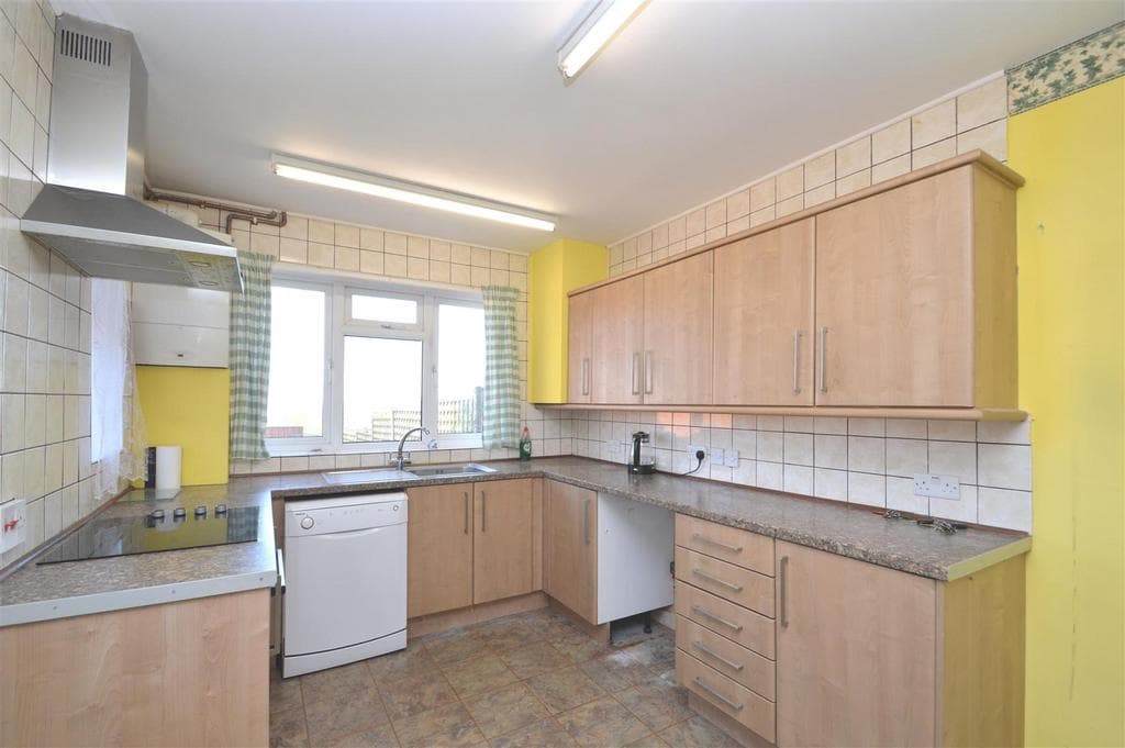 Cowes Road, Newport - Image 2