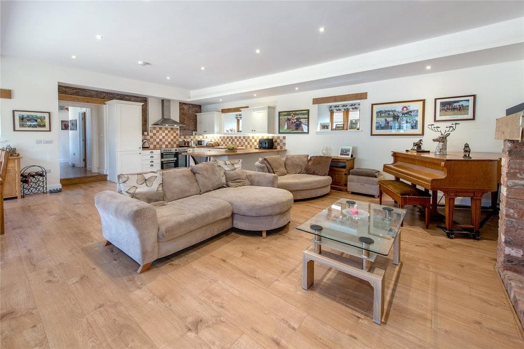 Aisholt, Bridgwater, Somerset, TA5 - Image 3
