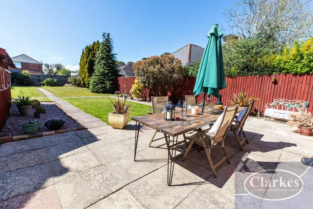 Superb Home, Norton Road, - Image 2