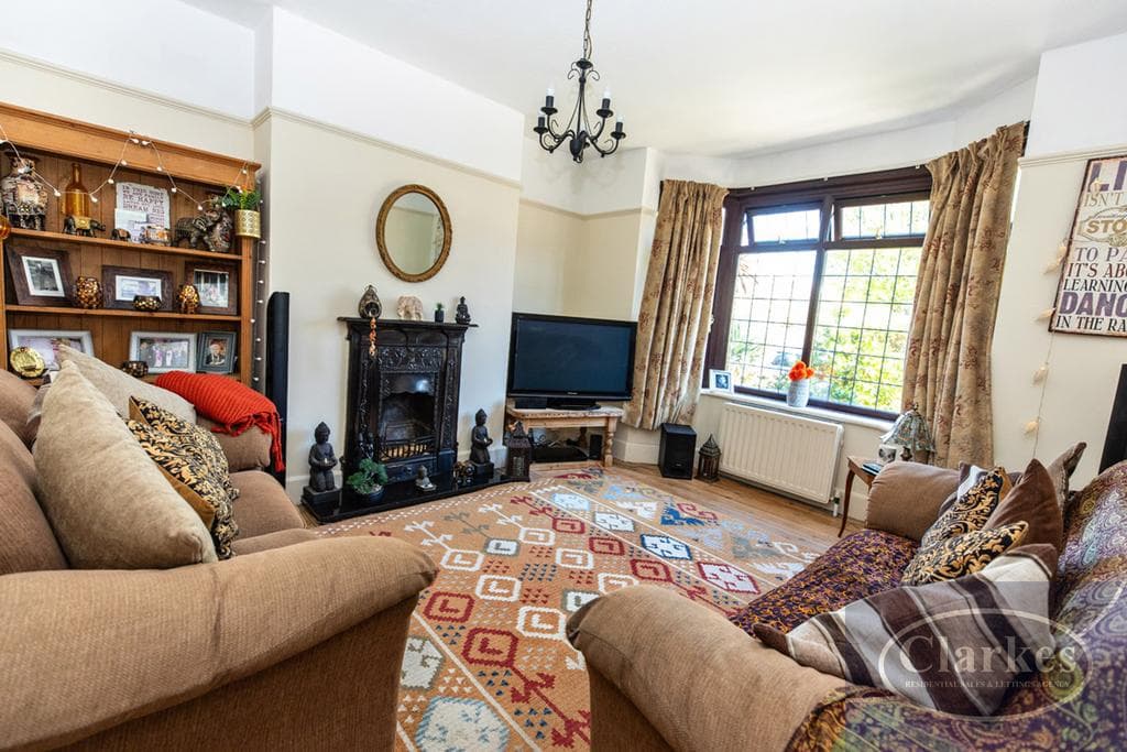 Superb Home, Norton Road, - Image 4