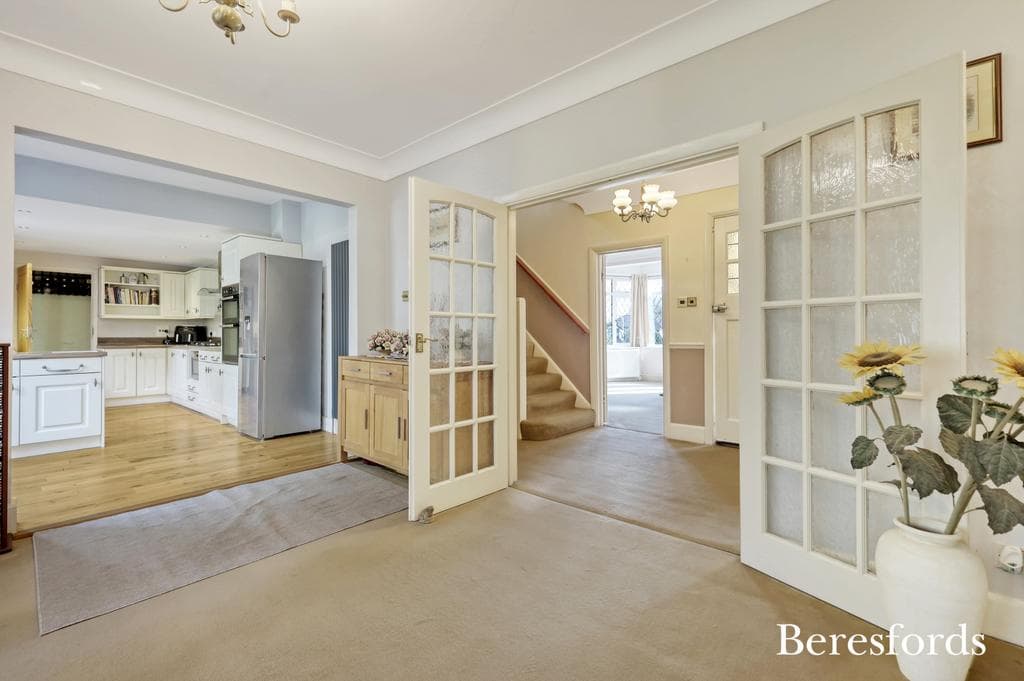 Ingrebourne Gardens, Upminster, RM14 - Image 3