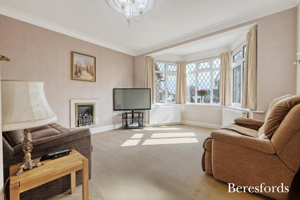 Ingrebourne Gardens, Upminster, RM14 - Image 4