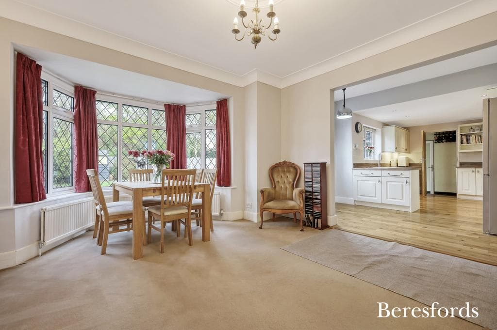Ingrebourne Gardens, Upminster, RM14 - Image 5