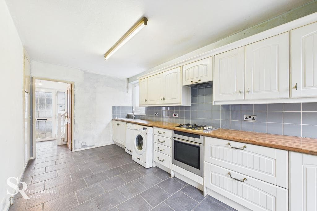 Ashfield Road, Chapel-En-Le-Frith, SK23 - Image 3