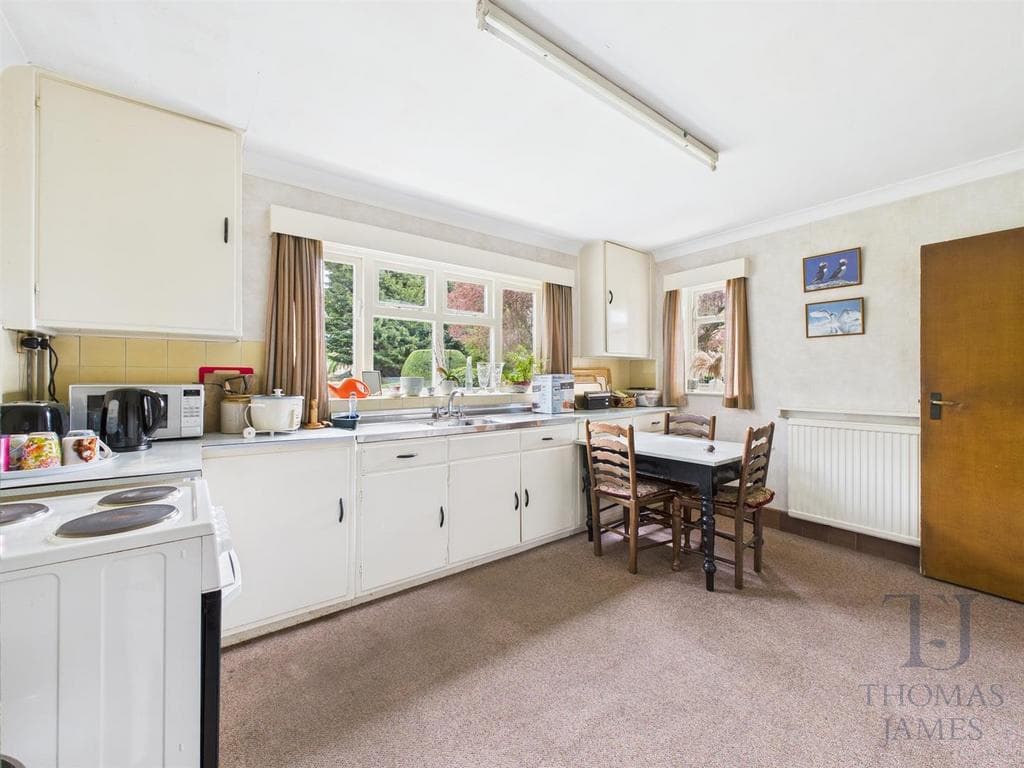 Brown Lane, Barton-In-Fabis, Nottingham - Image 2