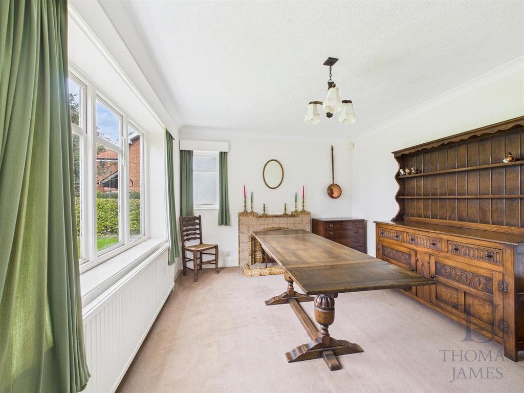 Brown Lane, Barton-In-Fabis, Nottingham - Image 4