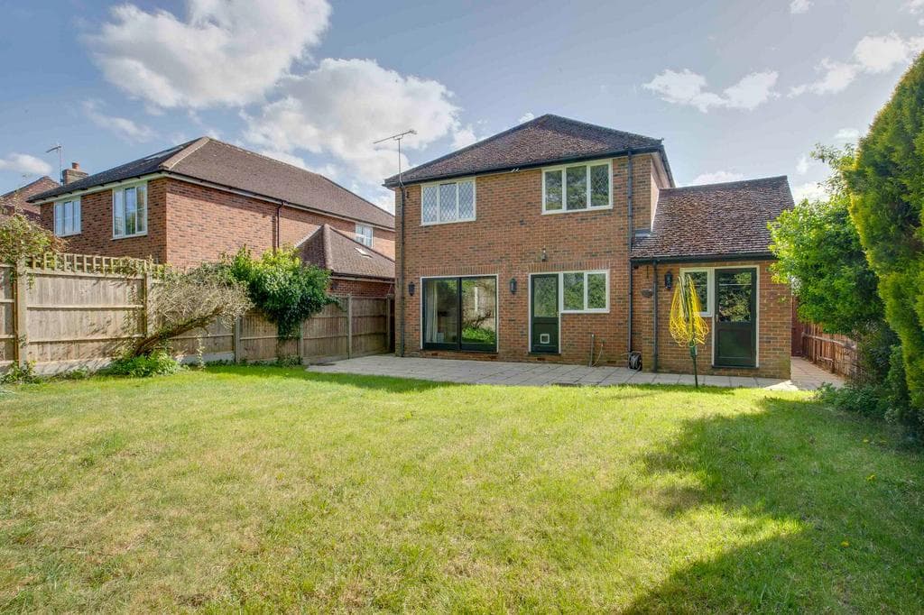 Stock Field Close, High Wycombe HP15 - Image 3