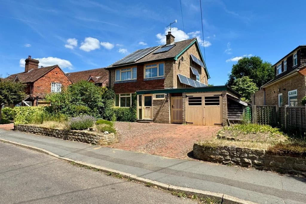 Cramhurst Lane, Godalming GU8 - Image 1