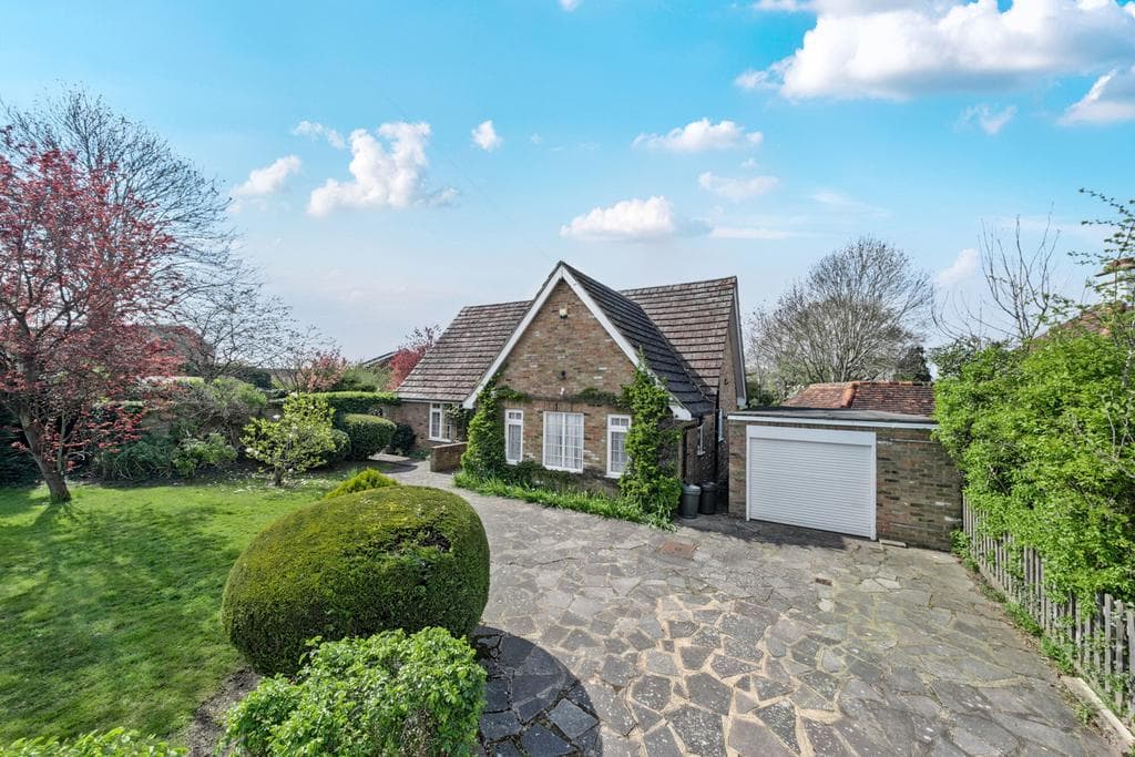 Chichester Avenue, Ruislip, Middlesex - Image 1