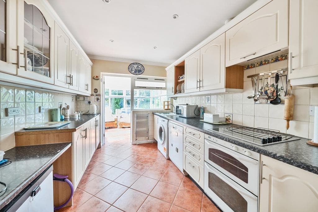 Chichester Avenue, Ruislip, Middlesex - Image 5