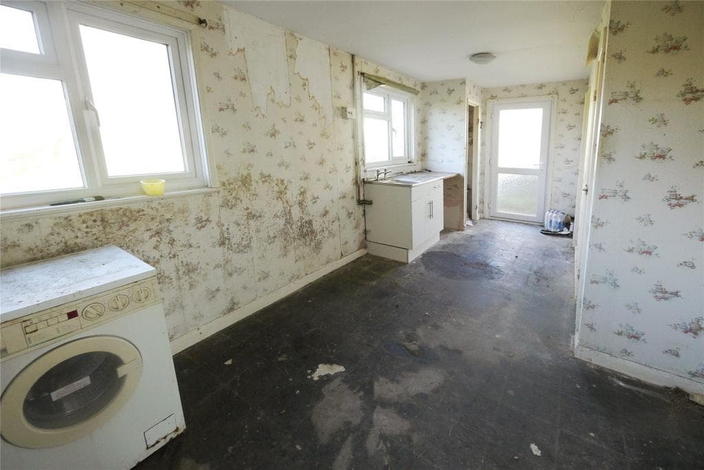 Copperfield Gardens, Brentwood, Essex, CM14 - Image 3