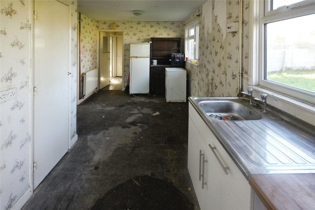 Copperfield Gardens, Brentwood, Essex, CM14 - Image 4