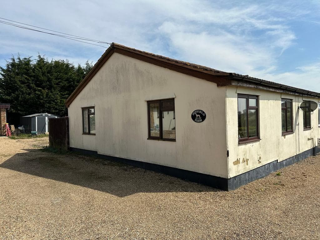 Nuffield Farm, Flaunden Lane HP3 - Image 1