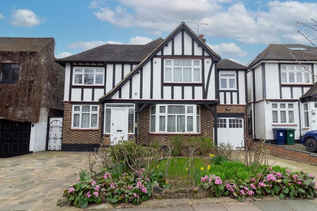 Green Lane, Edgware, HA8 - Image 1