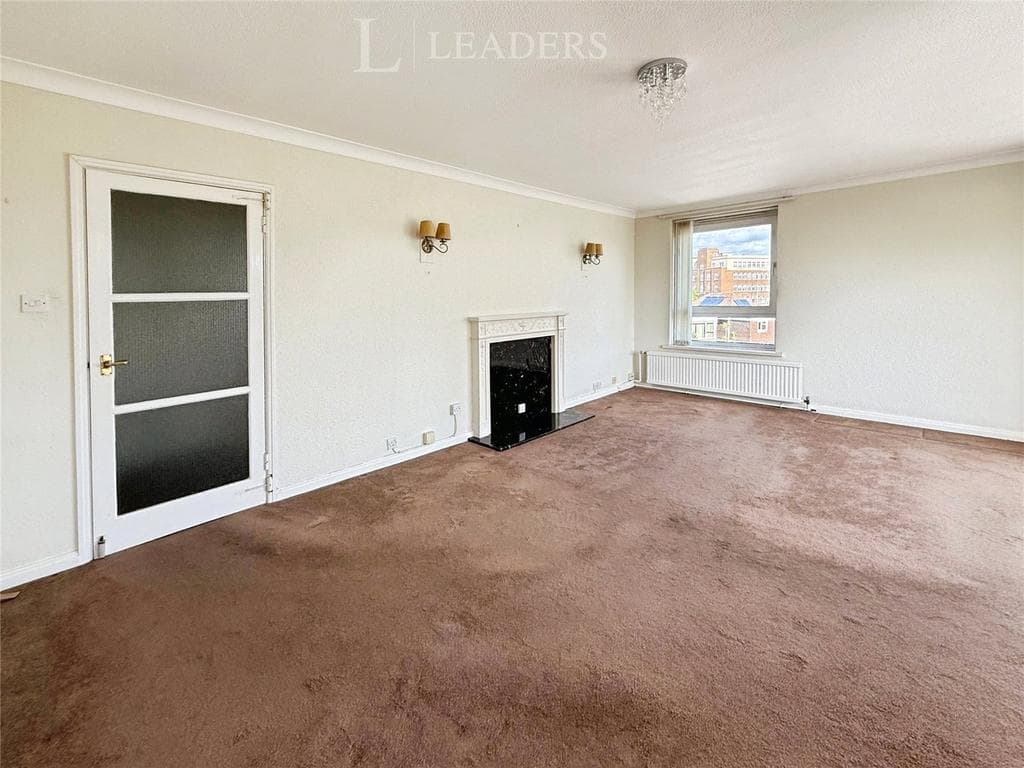 Lingfield Court, Blount Road, Portsmouth - Image 3