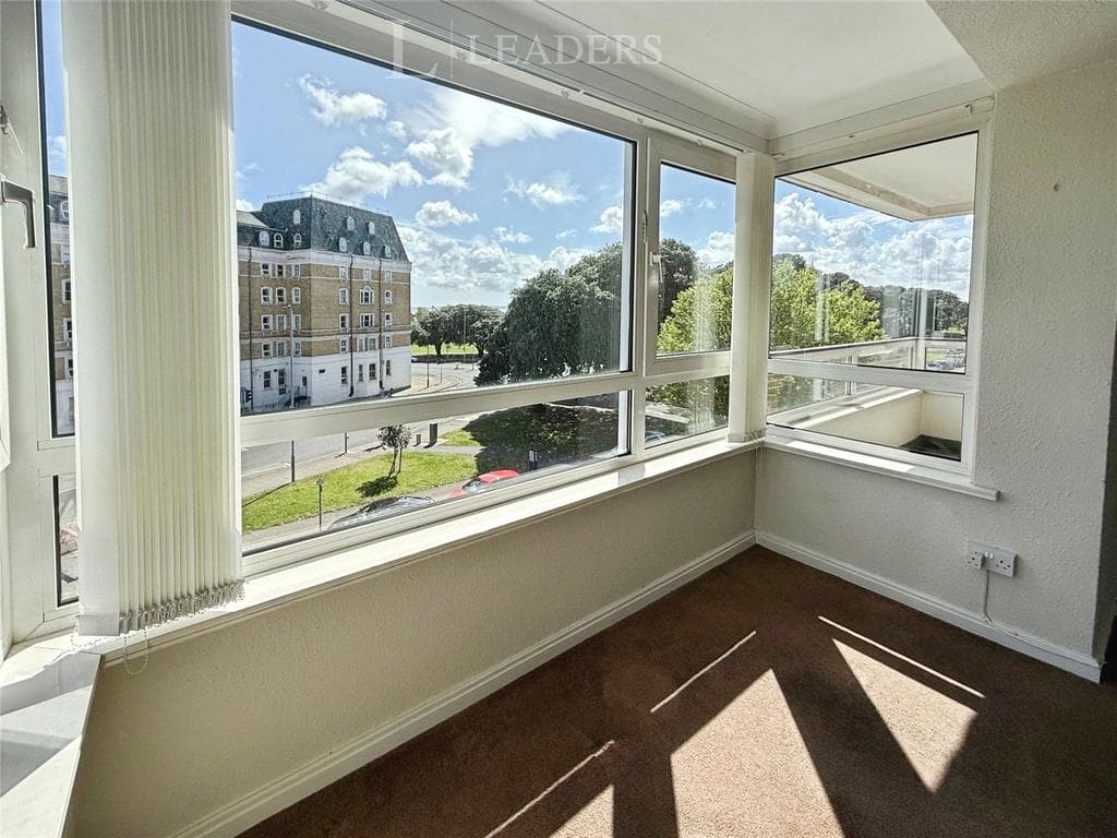 Lingfield Court, Blount Road, Portsmouth - Image 4
