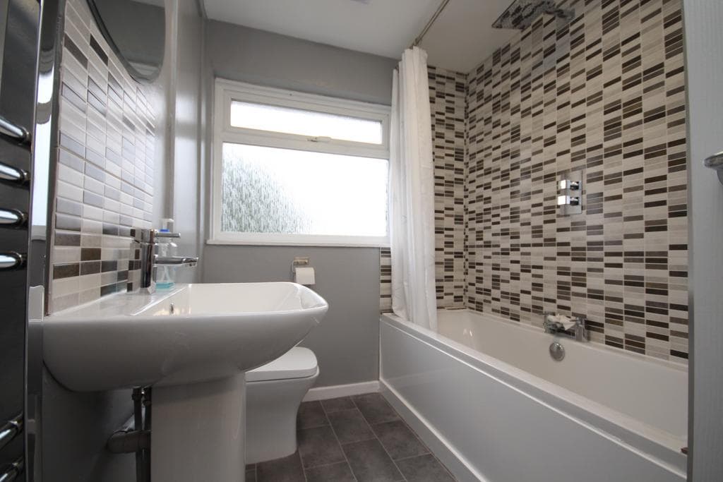 Altwood Area, Maidenhead - Image 4
