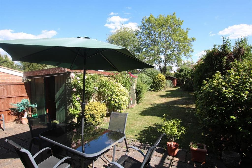 LODGE ROAD, FETCHAM, KT22 - Image 2