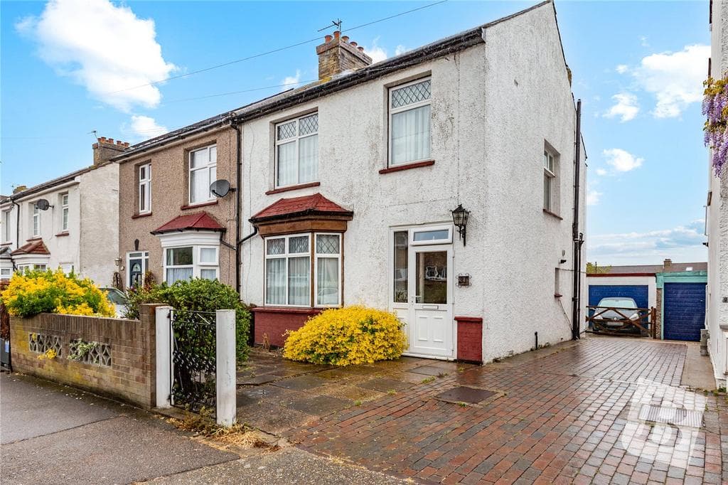 Kings Drive, Gravesend, Kent, DA12 - Image 1