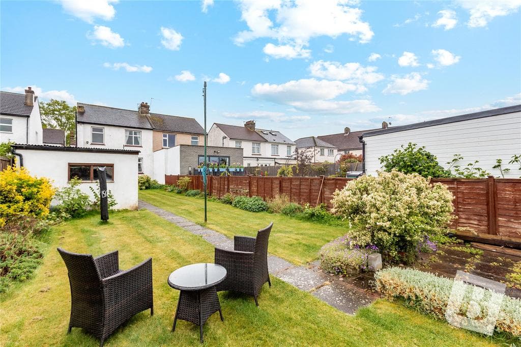 Kings Drive, Gravesend, Kent, DA12 - Image 2
