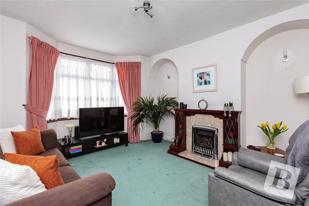 Kings Drive, Gravesend, Kent, DA12 - Image 3