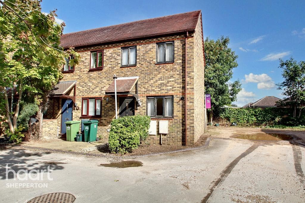 Squires Walk, ASHFORD - Image 1