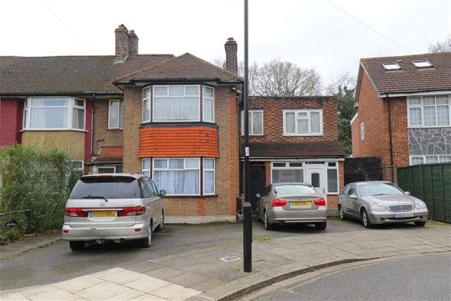 Selborne Gardens, Perivale, Perivale - Image 1