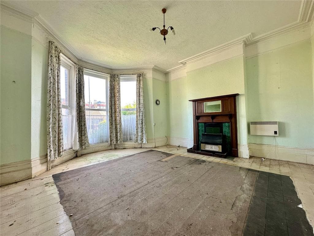 Enys Road, Upperton, Eastbourne, BN21 - Image 2