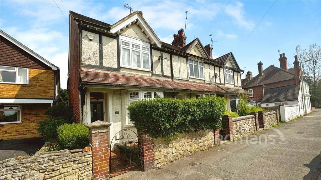 Weybourne Road, Aldershot, Hampshire - Image 1