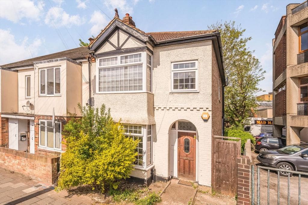Longmead Road, London SW17 - Image 1