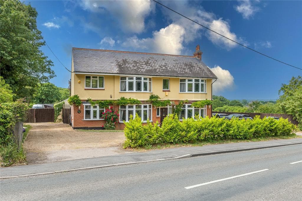 Greensward Lane, Hockley, Essex, SS5 - Image 1