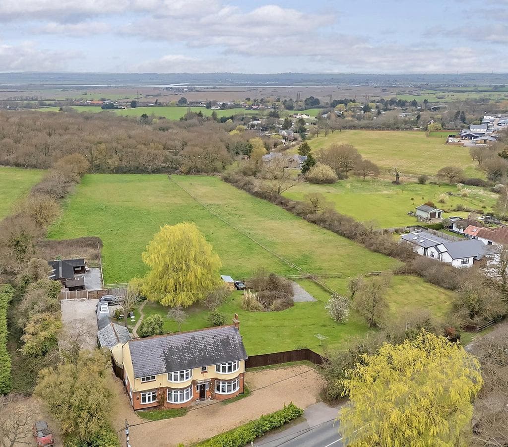 Greensward Lane, Hockley, Essex, SS5 - Image 2