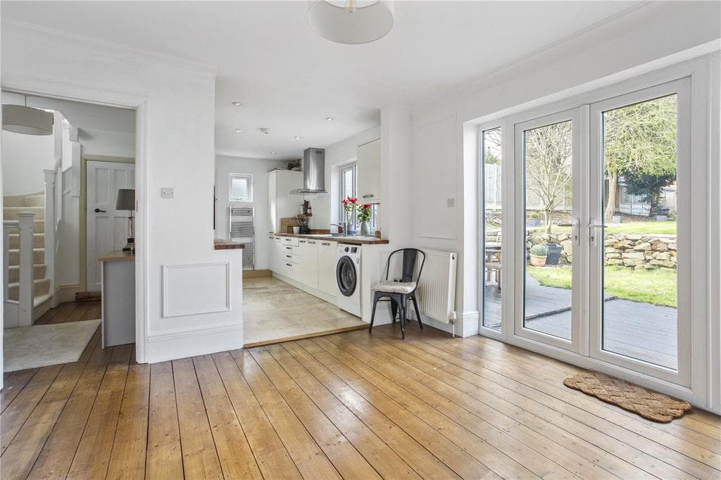 London Road, Luton, Bedfordshire, LU1 - Image 4