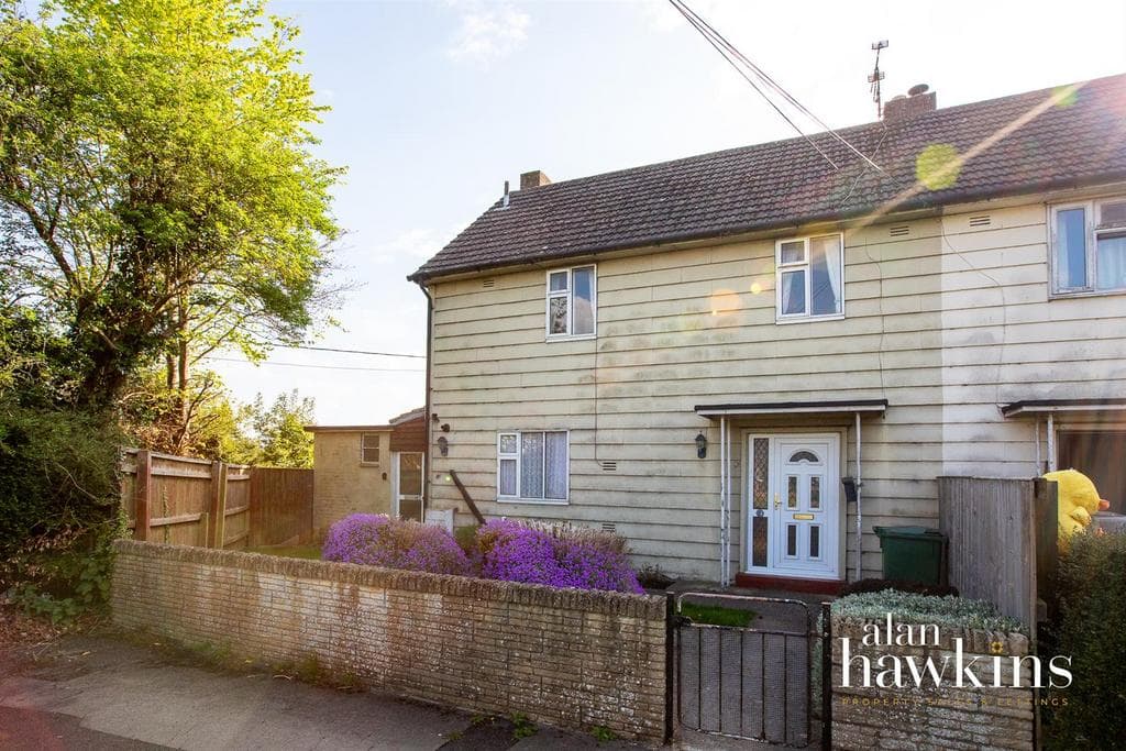 The Rosary, Royal Wootton Bassett - Image 1