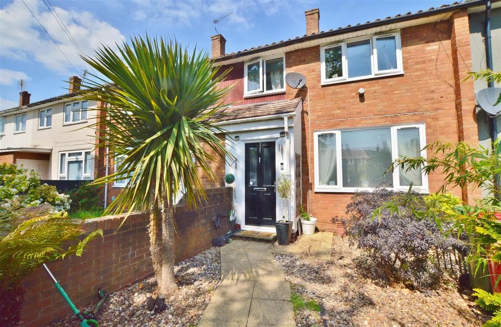 Goodwin Road, Slough - Image 1