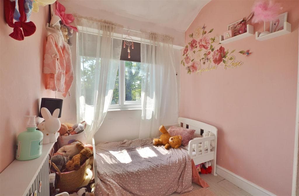 Goodwin Road, Slough - Image 4