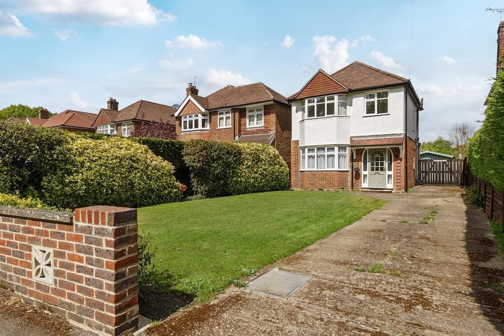 Woking,  Surrey,  GU22 - Image 1