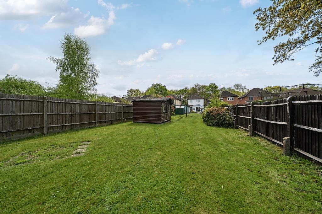 Woking,  Surrey,  GU22 - Image 3