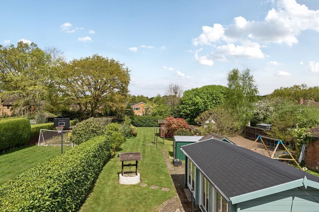 Woking,  Surrey,  GU22 - Image 5