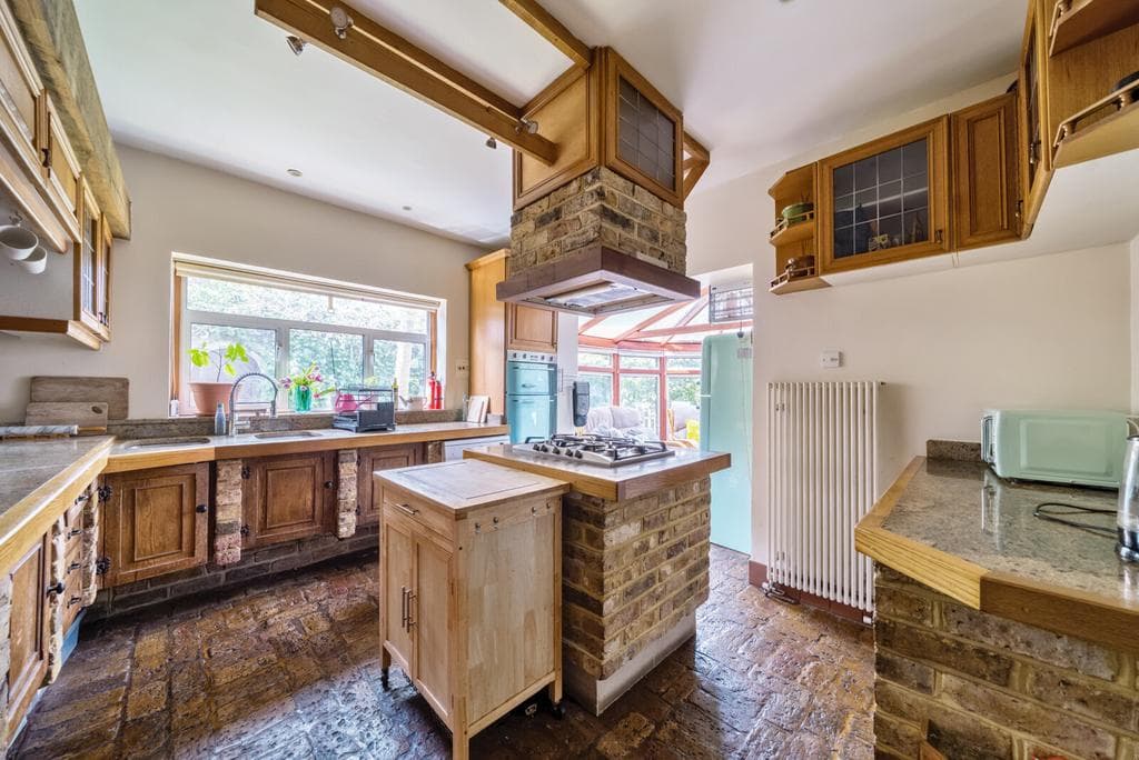 Staines Road West, Sunbury-On-Thames, TW16 - Image 2