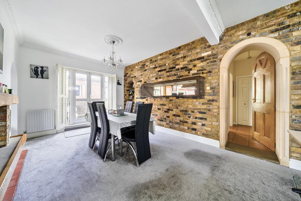 Staines Road West, Sunbury-On-Thames, TW16 - Image 4
