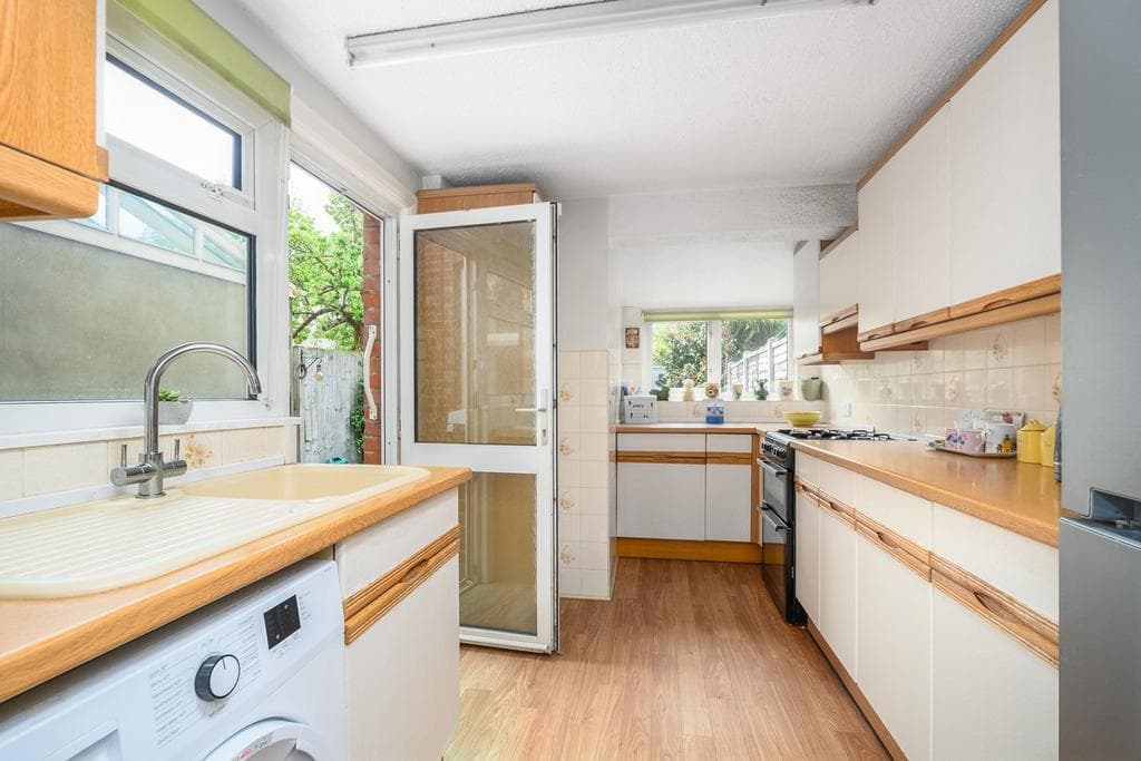 Dudley Road, Walton-on-Thames, KT12 - Image 5