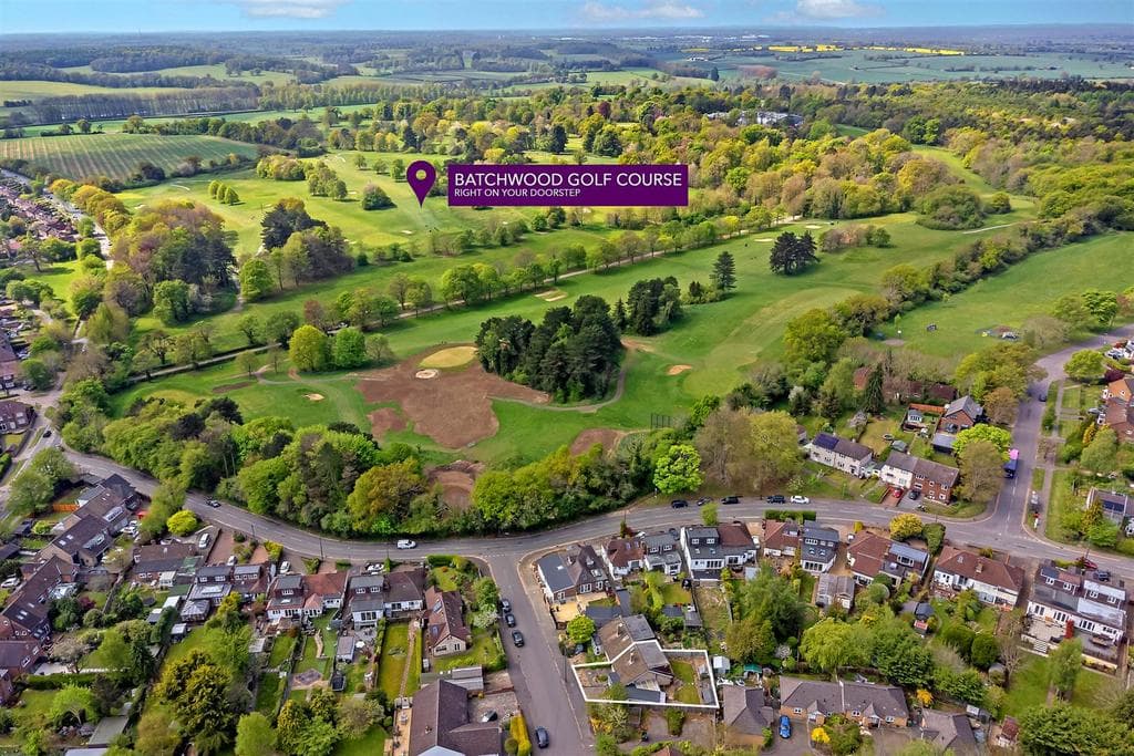Francis Avenue, New Greens, St. Albans - Image 2