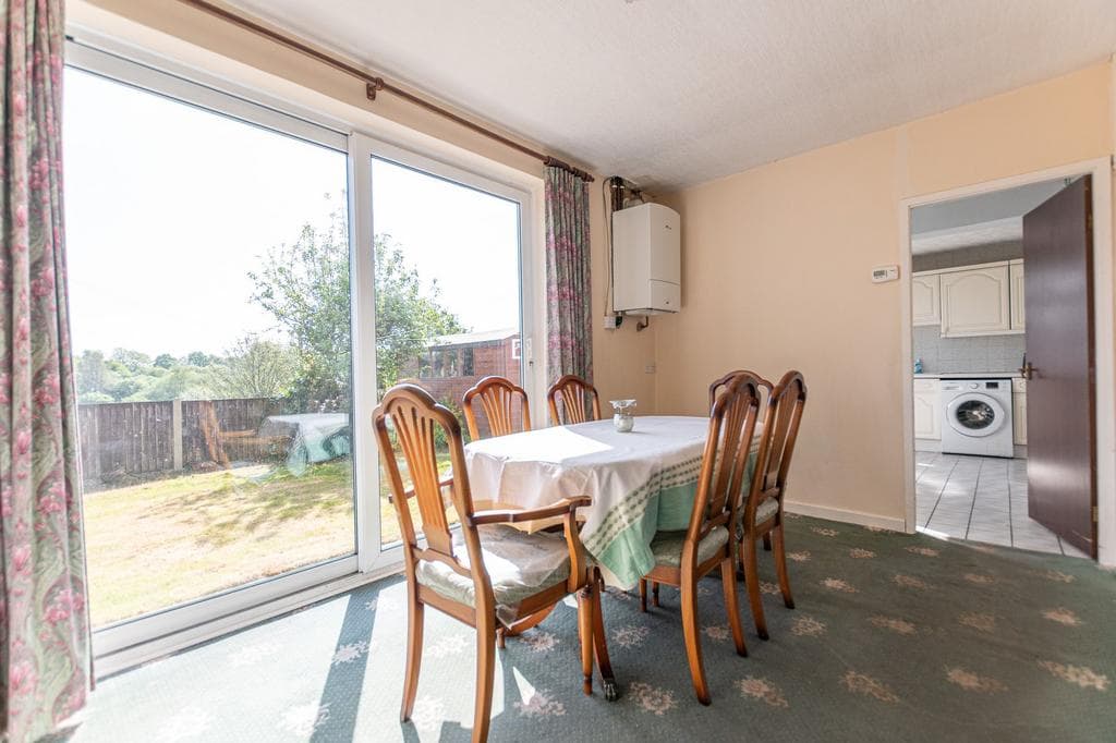 Westleigh Lane, Leigh WN7 - Image 3