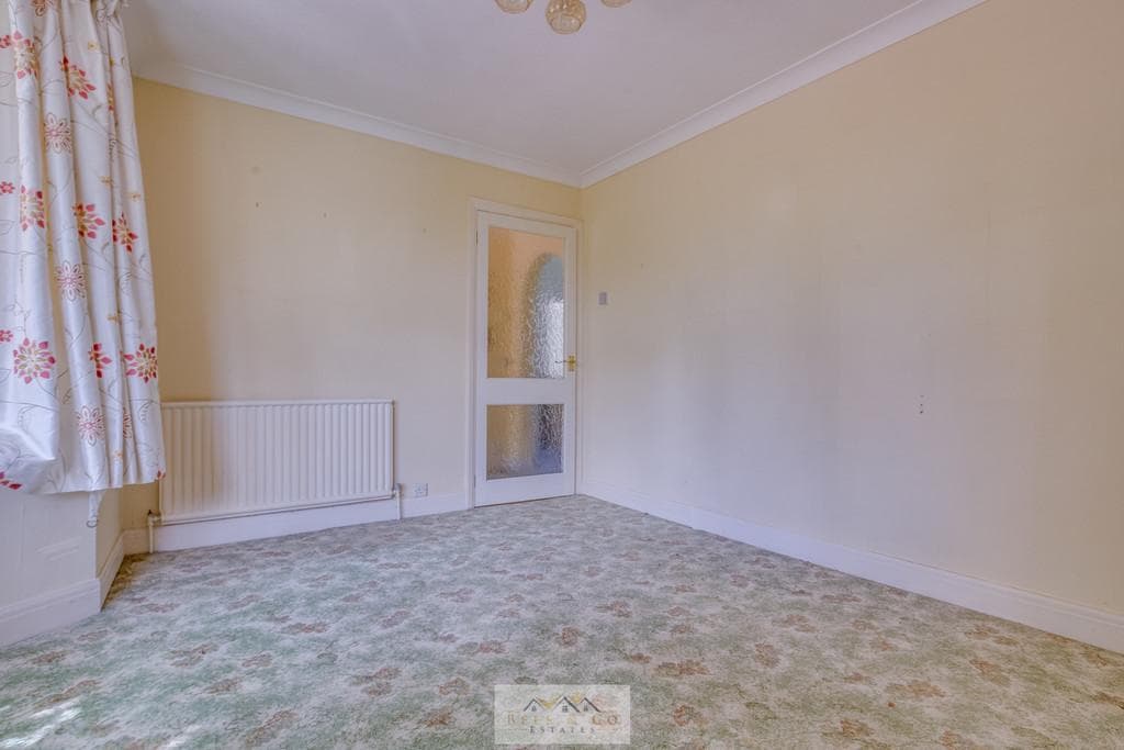 Manor Avenue, Chesterfield S43 - Image 5