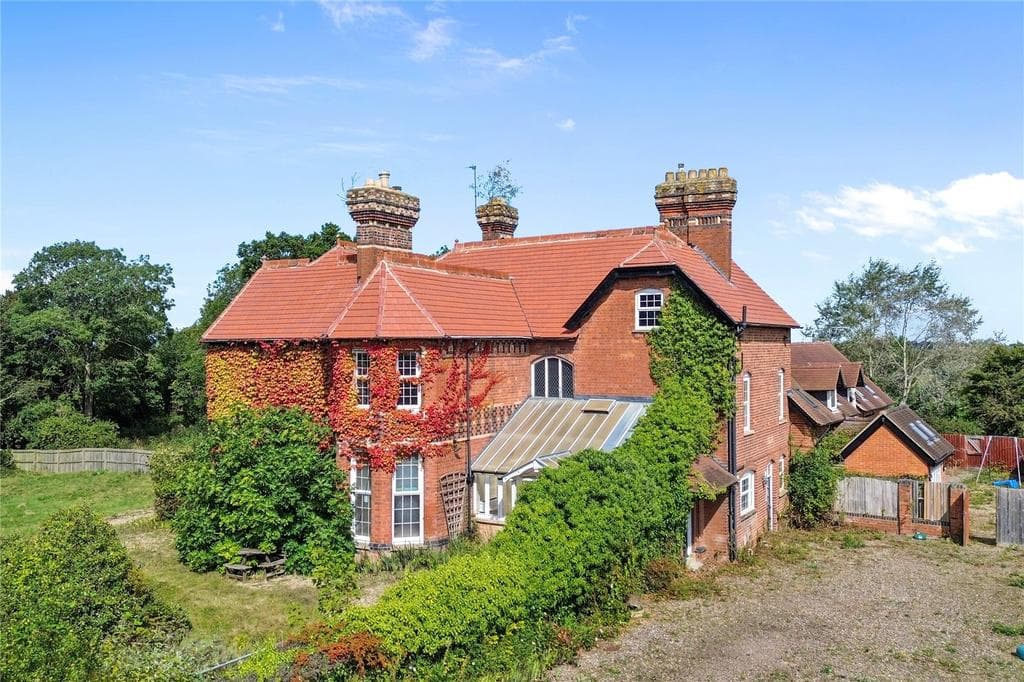 Mythe Road, Tewkesbury, Gloucestershire - Image 2